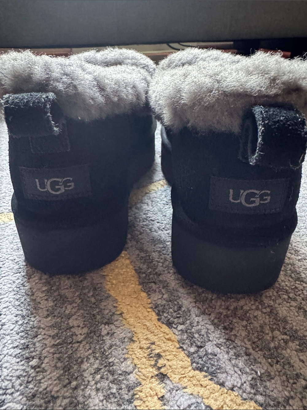 Ugg Womens Black Suede Shearling Cuff slippers